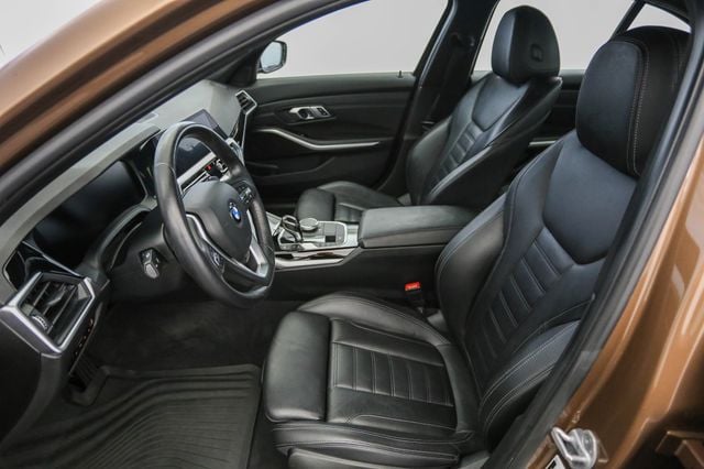 2019 BMW 3 Series 330i xDrive - 23025773 - 17