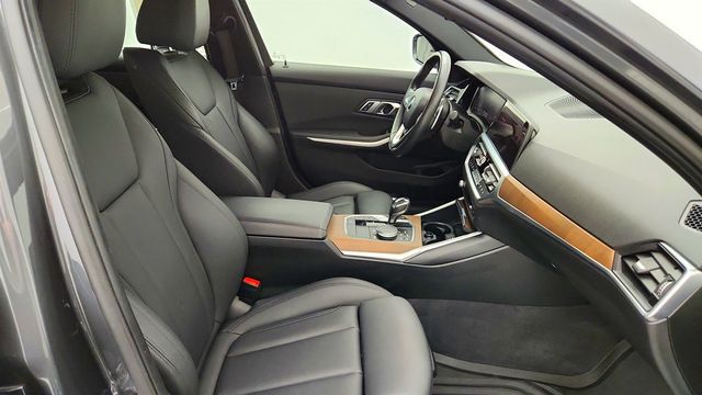 2019 BMW 3 Series 330i xDrive w/ Driving Assist Pro & Convenience Pkg - 23048756 - 23