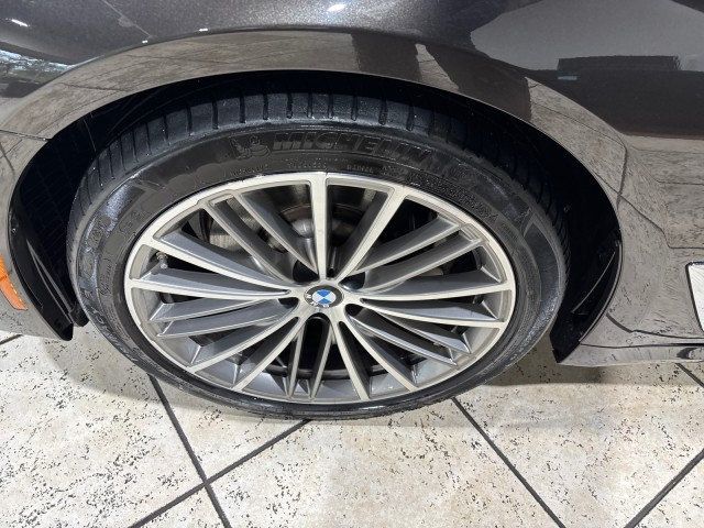 2019 BMW 5 Series 530e iPerformance Plug-In Hybrid - 22976947 - 27