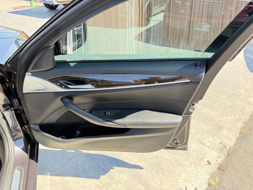 2019 BMW 5 Series 530e iPerformance Plug-In Hybrid - 22927159 - 15