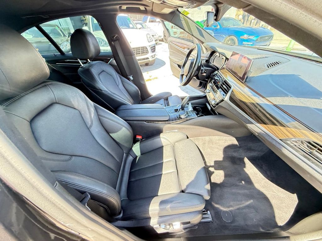 2019 BMW 5 Series 530e iPerformance Plug-In Hybrid - 22927159 - 17