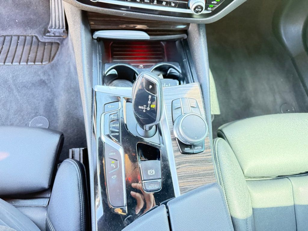 2019 BMW 5 Series 530e iPerformance Plug-In Hybrid - 22927159 - 27