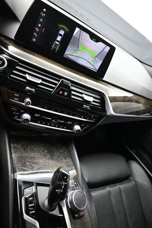 2019 BMW 5 Series 530e iPerformance Plug-In Hybrid - 23040668 - 19