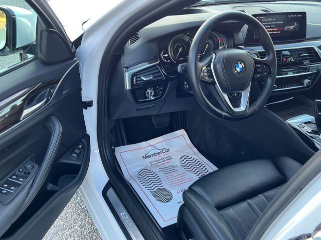 2019 BMW 5 Series 530e xDrive iPerformance Plug-In Hybrid - 23065047 - 9