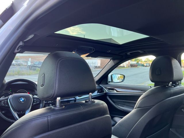 2019 BMW 5 Series 530e xDrive iPerformance Plug-In Hybrid - 23065047 - 15