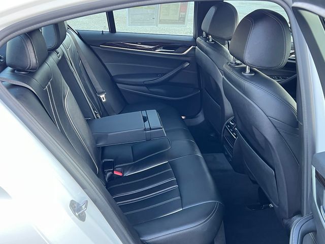 2019 BMW 5 Series 530e xDrive iPerformance Plug-In Hybrid - 23065047 - 19