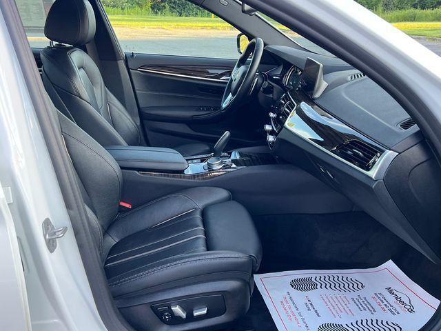 2019 BMW 5 Series 530e xDrive iPerformance Plug-In Hybrid - 23065047 - 20