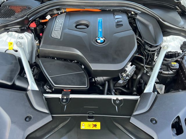 2019 BMW 5 Series 530e xDrive iPerformance Plug-In Hybrid - 23065047 - 21