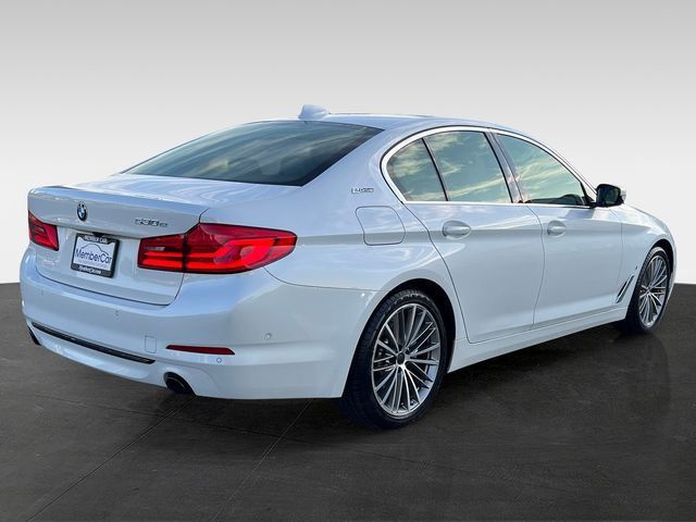 2019 BMW 5 Series 530e xDrive iPerformance Plug-In Hybrid - 23065047 - 4