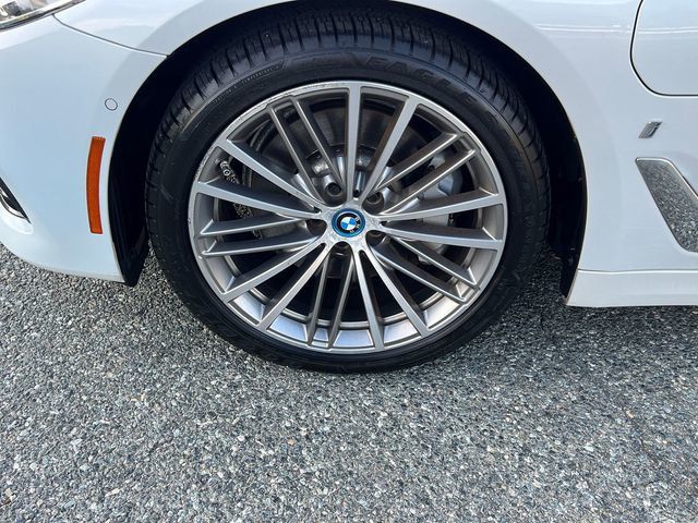 2019 BMW 5 Series 530e xDrive iPerformance Plug-In Hybrid - 23065047 - 8