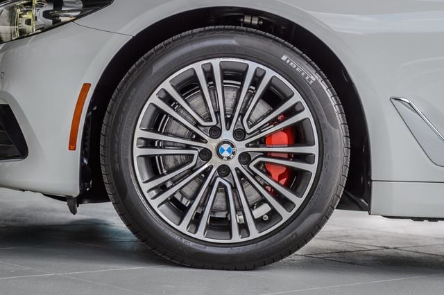 2019 BMW 5 Series 530i WHITE ON BLACK NAV BACKUP CAM BLUETOOTH MUST SEE - 23047629 - 12
