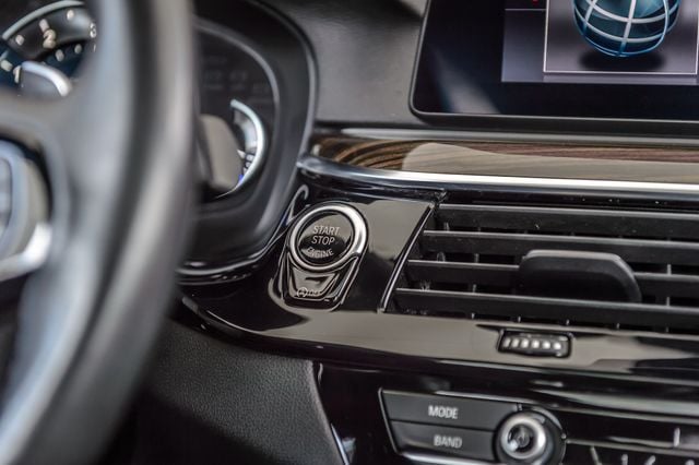 2019 BMW 5 Series 530i WHITE ON BLACK NAV BACKUP CAM BLUETOOTH MUST SEE - 23047629 - 28