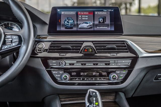 2019 BMW 5 Series 530i WHITE ON BLACK NAV BACKUP CAM BLUETOOTH MUST SEE - 23047629 - 31