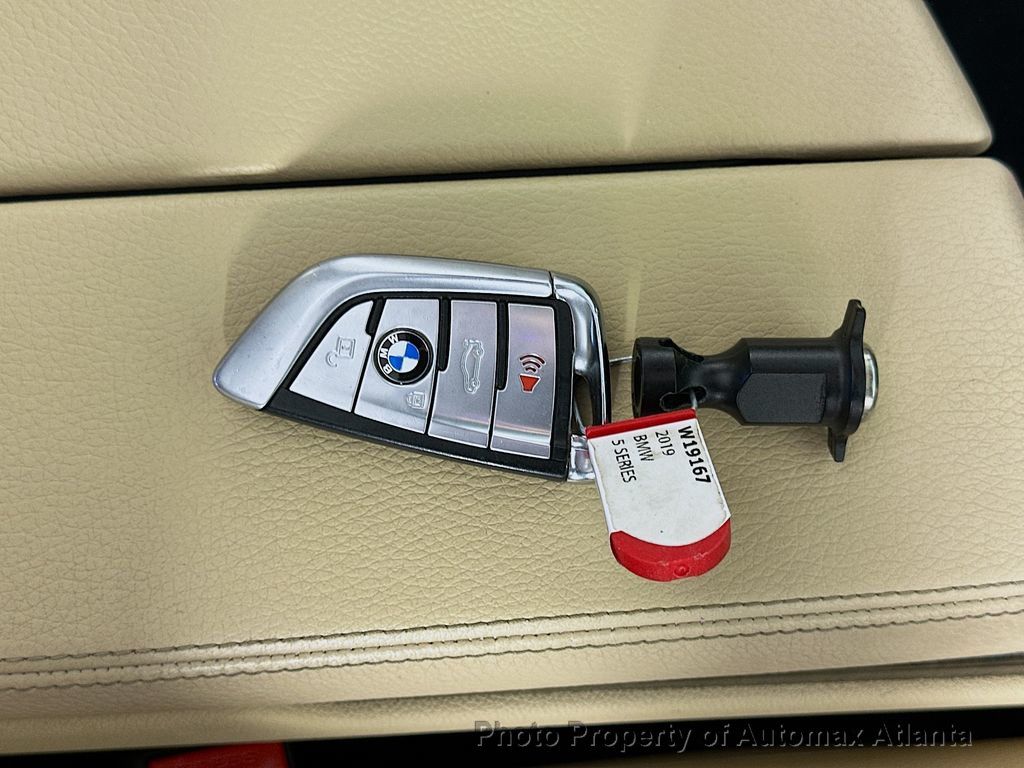 2019 BMW 5 series 530i xDrive - 22511070 - 39