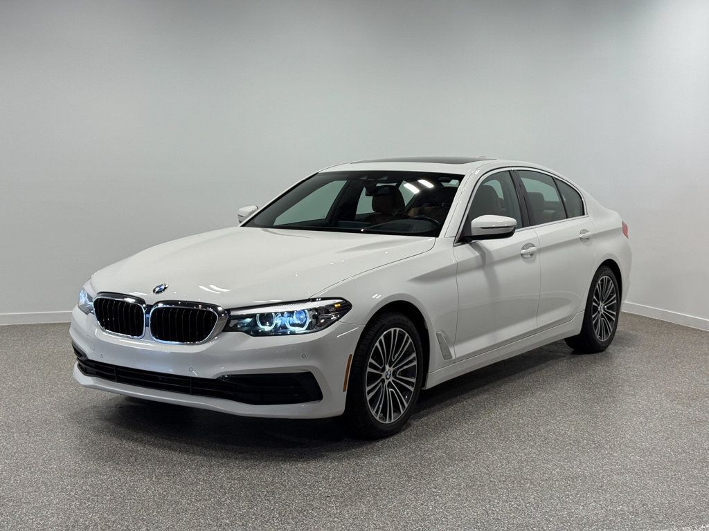 2019 BMW 5 Series 530i xDrive - 23053045 - 0