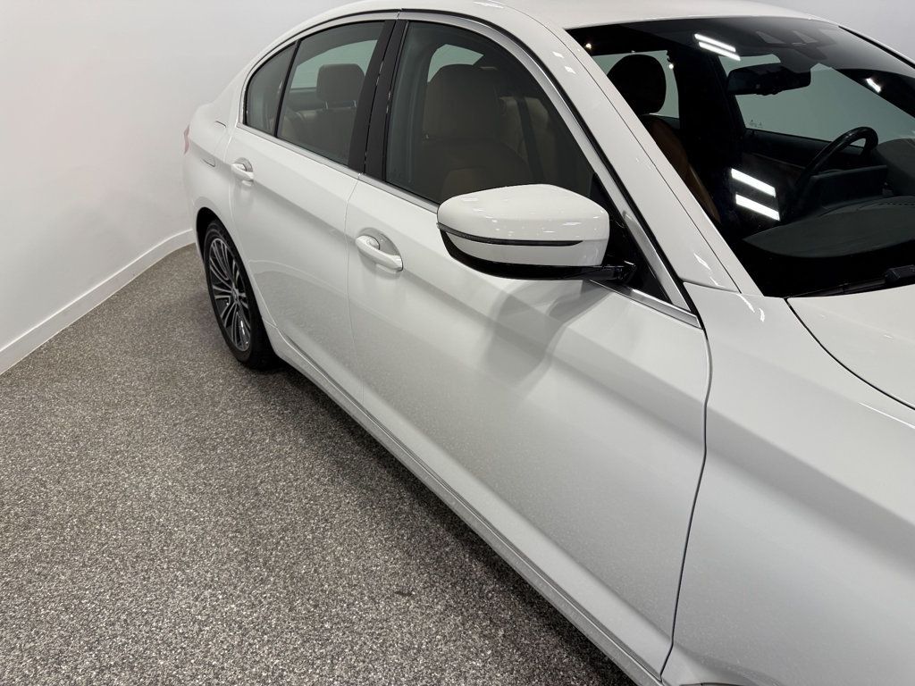 2019 BMW 5 Series 530i xDrive - 23053045 - 15
