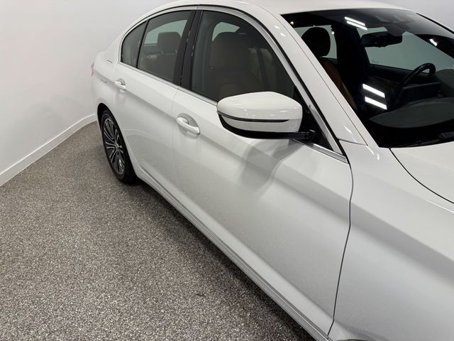 2019 BMW 5 Series 530i xDrive - 23053045 - 15