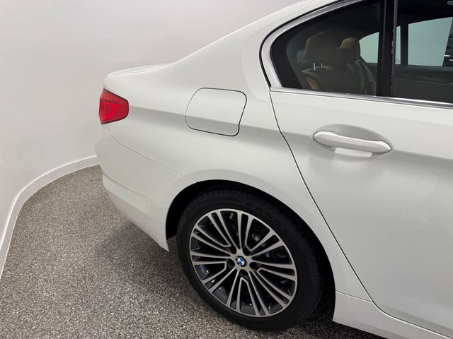 2019 BMW 5 Series 530i xDrive - 23053045 - 17
