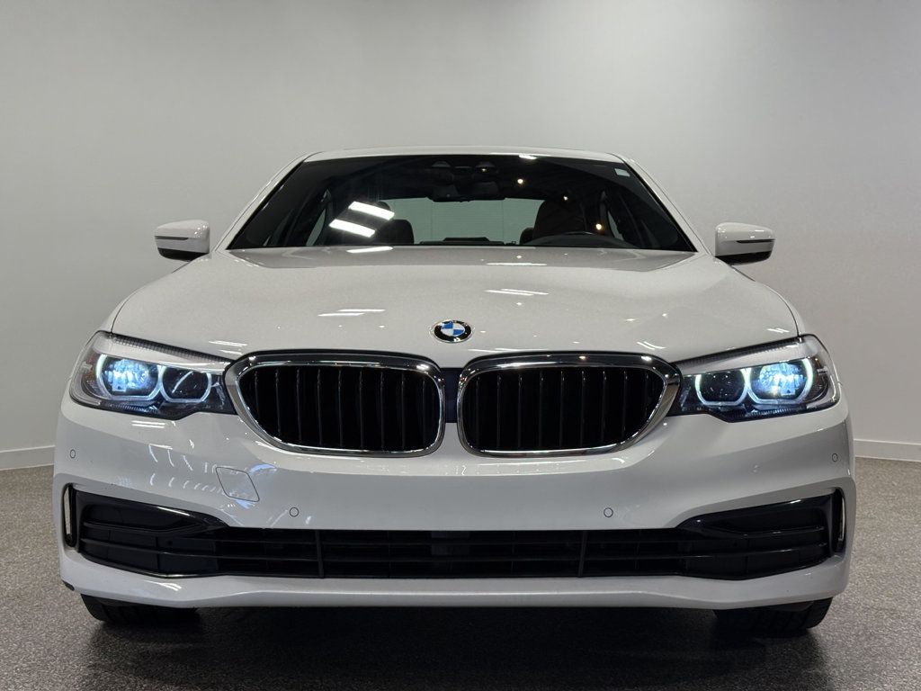 2019 BMW 5 Series 530i xDrive - 23053045 - 1