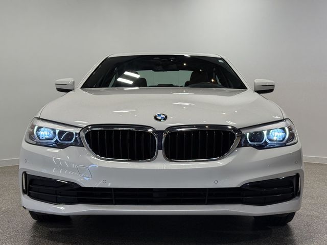 2019 BMW 5 Series 530i xDrive - 23053045 - 1