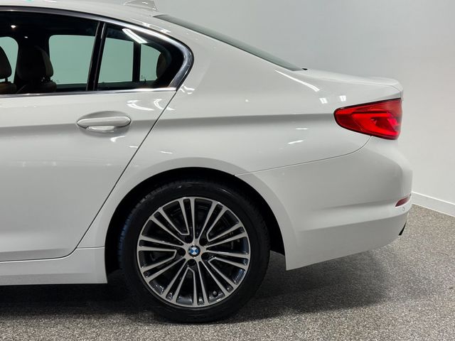 2019 BMW 5 Series 530i xDrive - 23053045 - 26
