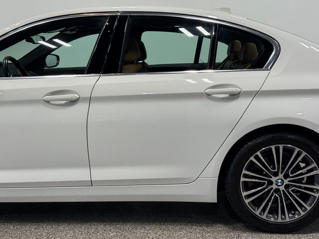 2019 BMW 5 Series 530i xDrive - 23053045 - 27