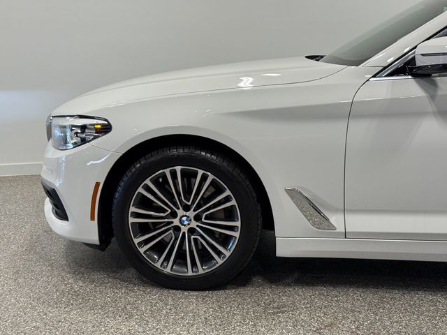2019 BMW 5 Series 530i xDrive - 23053045 - 29