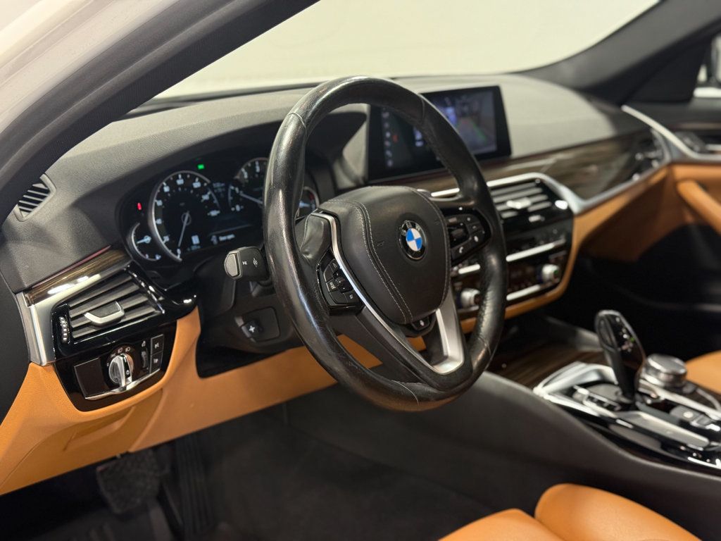 2019 BMW 5 Series 530i xDrive - 23053045 - 46
