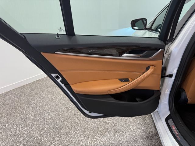 2019 BMW 5 Series 530i xDrive - 23053045 - 51