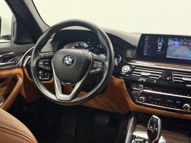 2019 BMW 5 Series 530i xDrive - 23053045 - 54