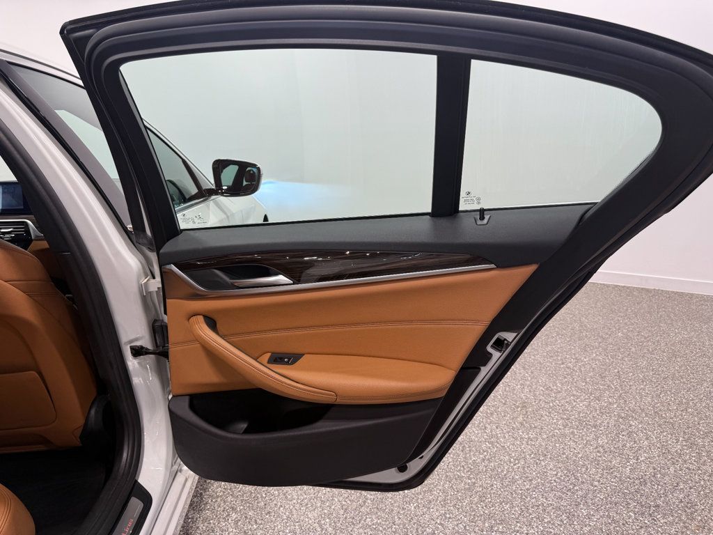 2019 BMW 5 Series 530i xDrive - 23053045 - 55