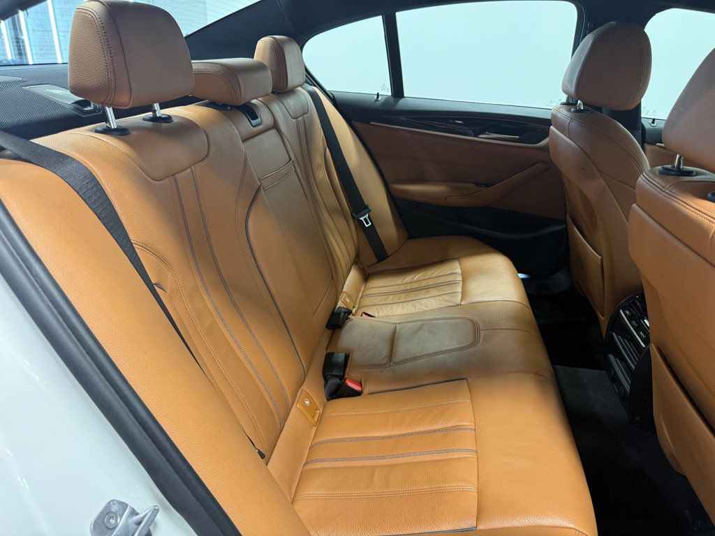 2019 BMW 5 Series 530i xDrive - 23053045 - 57