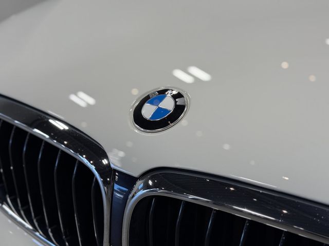 2019 BMW 5 Series 530i xDrive - 23053045 - 5