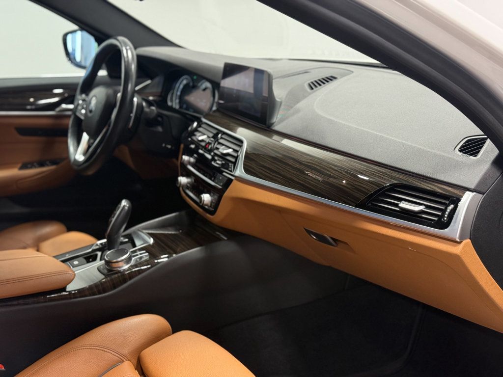 2019 BMW 5 Series 530i xDrive - 23053045 - 59
