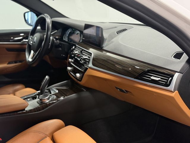 2019 BMW 5 Series 530i xDrive - 23053045 - 59