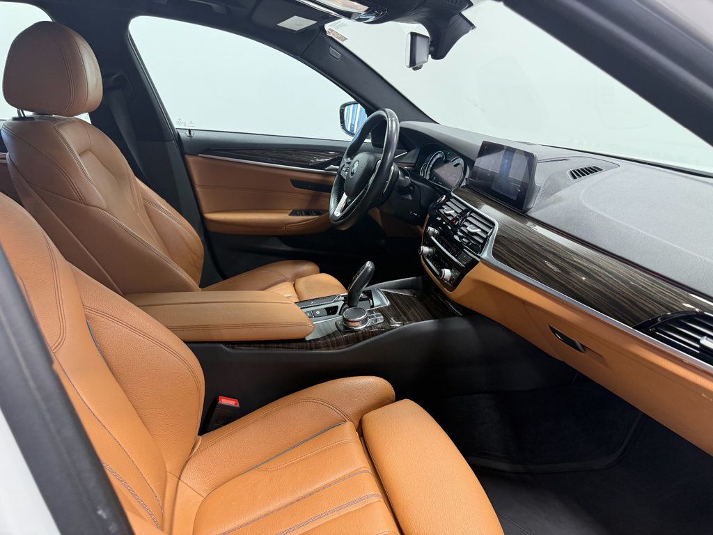 2019 BMW 5 Series 530i xDrive - 23053045 - 61