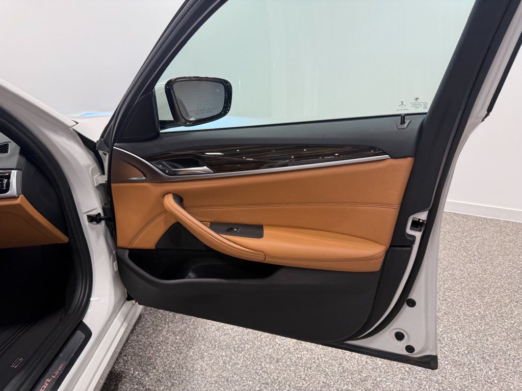2019 BMW 5 Series 530i xDrive - 23053045 - 65