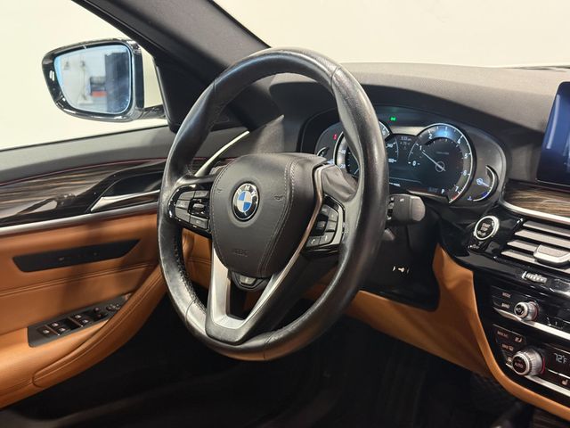2019 BMW 5 Series 530i xDrive - 23053045 - 66