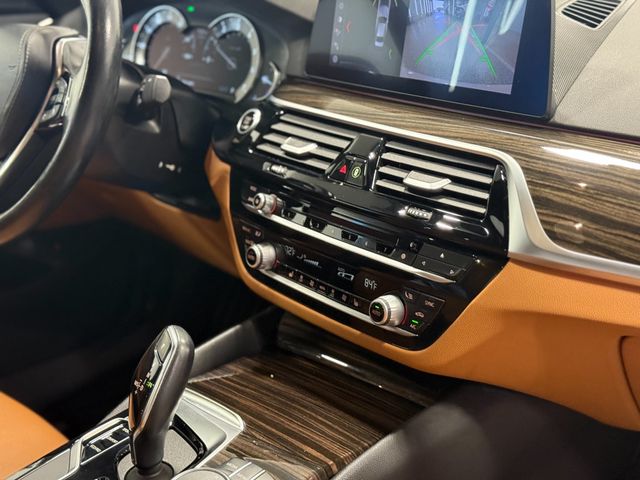 2019 BMW 5 Series 530i xDrive - 23053045 - 67