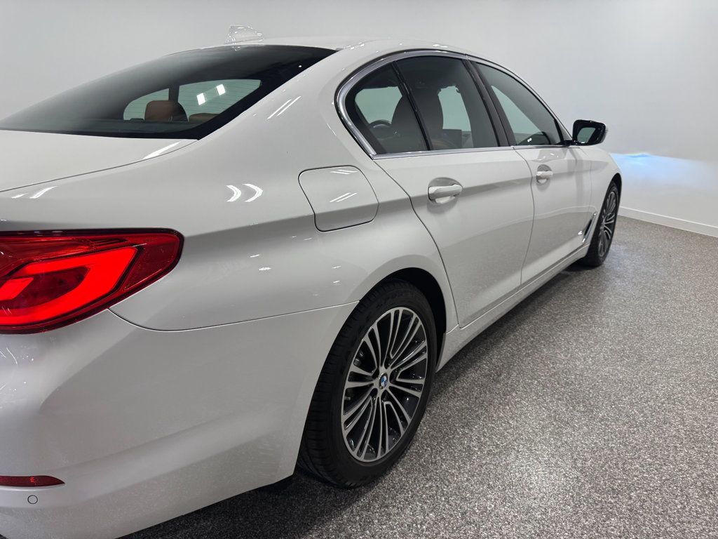 2019 BMW 5 Series 530i xDrive - 23053045 - 74