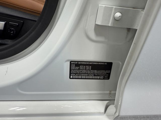 2019 BMW 5 Series 530i xDrive - 23053045 - 76