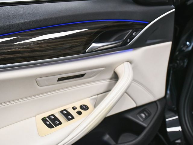 2019 BMW 5 Series 530i xDrive - 22936638 - 9