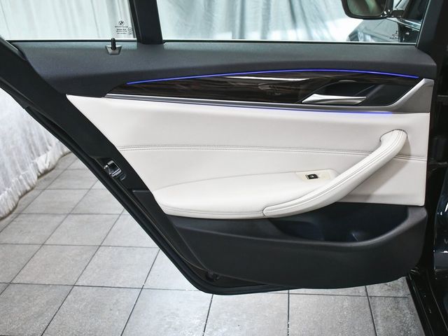 2019 BMW 5 Series 530i xDrive - 22936638 - 10