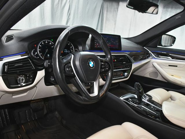 2019 BMW 5 Series 530i xDrive - 22936638 - 16