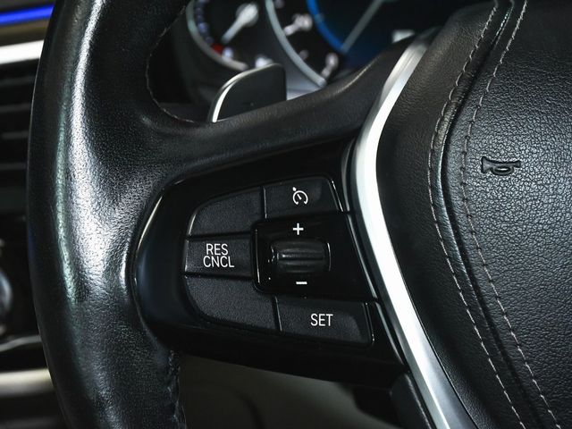 2019 BMW 5 Series 530i xDrive - 22936638 - 30