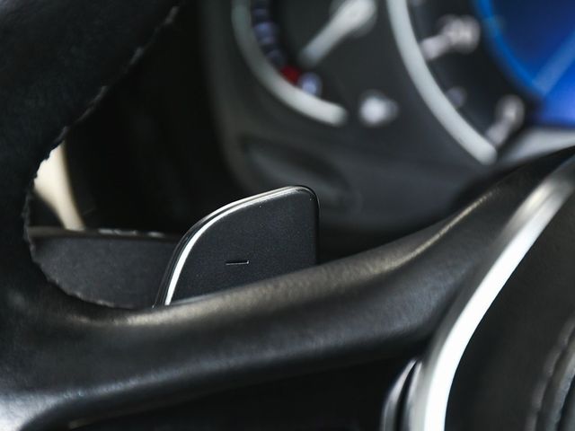 2019 BMW 5 Series 530i xDrive - 22936638 - 31