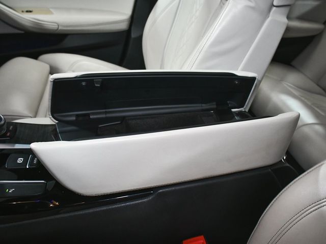 2019 BMW 5 Series 530i xDrive - 22936638 - 41