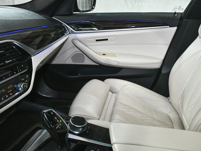 2019 BMW 5 Series 530i xDrive - 22936638 - 42