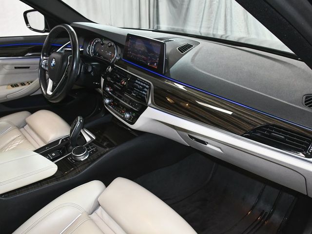 2019 BMW 5 Series 530i xDrive - 22936638 - 53