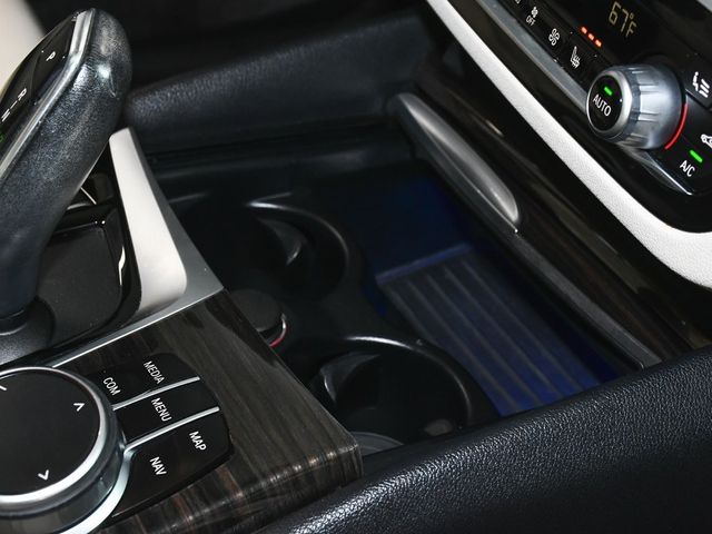 2019 BMW 5 Series 530i xDrive - 22936638 - 56